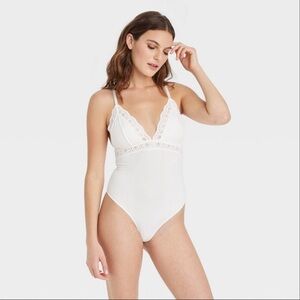Colsie Womens Eyelet Bodysuit , white Small
